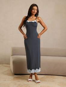 HautHeat Gaun Santai Wanita Model Cami Elegan dengan Detail Renda Kontras dan Potongan Pas Badan - Dark Grey - View 4