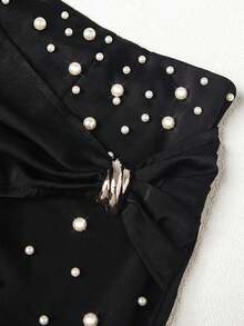 GlowEve CURVE Rok Pesta Wanita Ukuran Plus Elegan Bergaya dengan Hiasan Mutiara dan Gesper Dekoratif Berlapis-lapis untuk Musim Gugur - Hitam - View 3