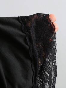 Sweetra 圓領掛脖繫帶蕾絲拼接設計 溫柔極簡性感顯瘦修身夏季女款背心 - 黑色 - 查看 7