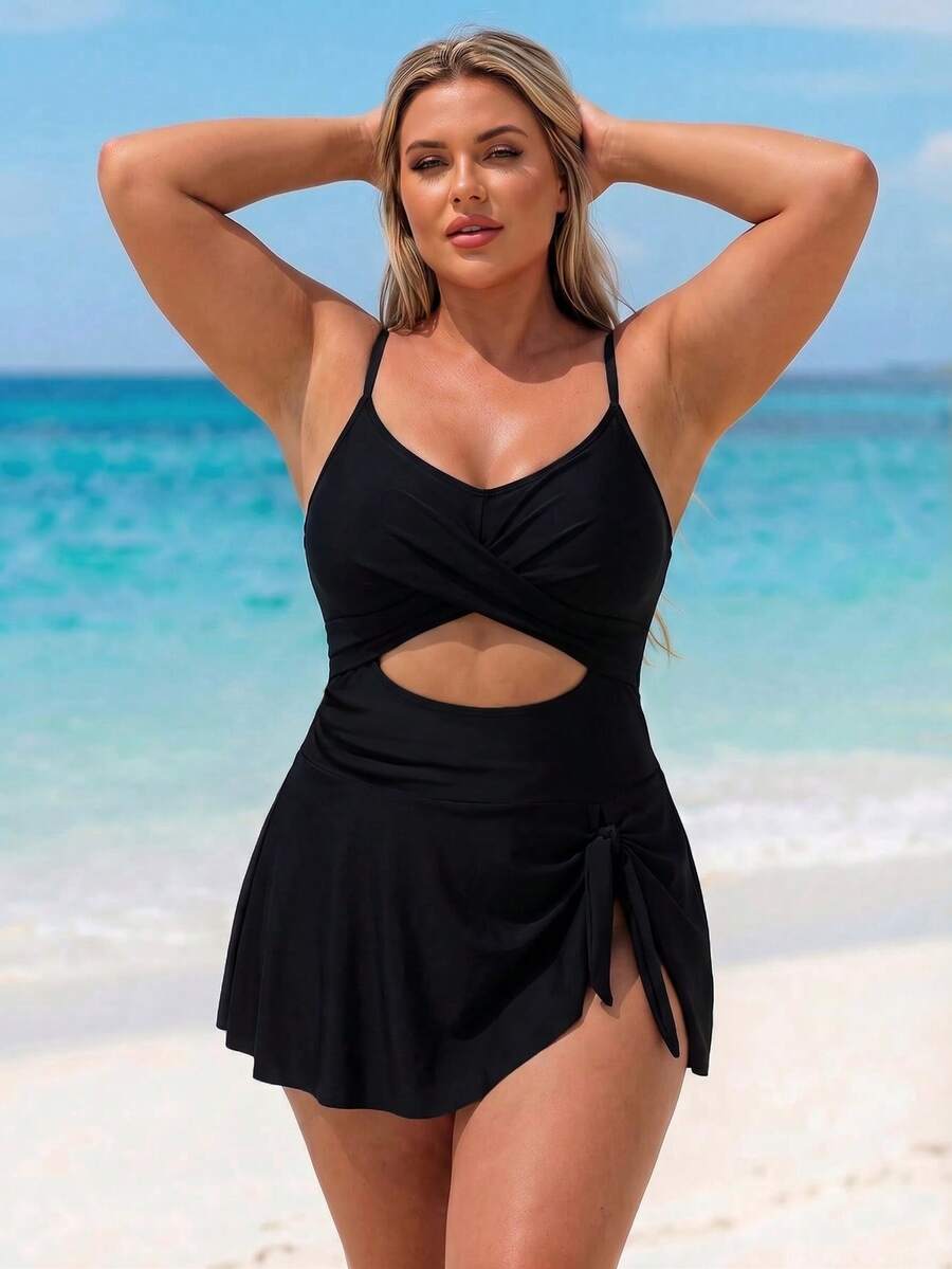 SHEIN Swim 2026春夏新款大尺碼女款度假沙灘裝 素色鏤空設計細肩帶泳裝洋裝附泳褲短褲