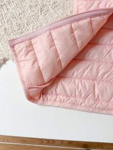 SHEIN 1件幼童女嬰連帽加厚背心，可愛甜美淡粉色橫向絎縫無袖連帽加厚戶外冬季聖誕假期前開式 - 粉色 - 查看 5