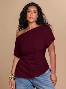 SHEIN BAE CURVE 大尺碼女款純色不對稱領修身百搭休閒上衣 - 酒紅色 - 查看 2