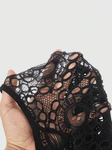 ROMWE Atasan Crop Top Robek Bergaya Gothic Punk Asimetris Motif Bunga Jala Patchwork untuk Wanita Ukuran Plus - Hitam - View 2