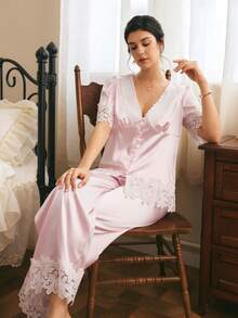 Côtesoire French Elegant Hollow Embroidery Lace Trim Patchwork Pearl Button Satin Women's Pajama Set - Pink - View 2