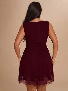 SHEIN BAE CURVE 大尺碼女款黑色蕾絲拼接無袖洋裝 - 紫紅色 - 查看 2