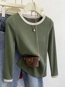 Selianne Kaos Wanita Elegan Hijau Sage untuk Sekolah, Kasual Komuter dan Acara Musim Semi & Gugur, Ribbed Colorblock, Leher Bulat Kecil, Slim Fit Pinggang, Lengan Panjang - Hijau - View 3