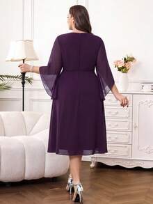 Reflora Plus Size Women Solid Color V-Neck Bell Sleeve Waist Rhinestone Decor Elegant Dress - Purple - View 5