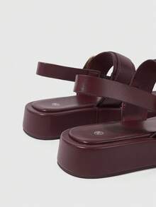 HighSole صنادل نسائية مزدوجة مفتوحة الأصابع بمقدمة مربعة وكعب مسطح ومنصة، بسيطة وكاجوال، مناسبة للتنقل والتسوق والعطلات - عنابي اللون - مشاهدة 5
