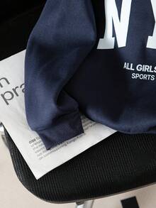 SHEIN 1件青少年女孩拉鍊半開式寬鬆落肩抓絨衛衣，大字母圖案印花，羅紋袖口與下擺，秋冬時尚休閒上衣 - 藏蓝色 - 查看 4