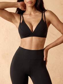 Silquee Women's Solid Color Minimalist Everyday Sports Bra - Black - View 7
