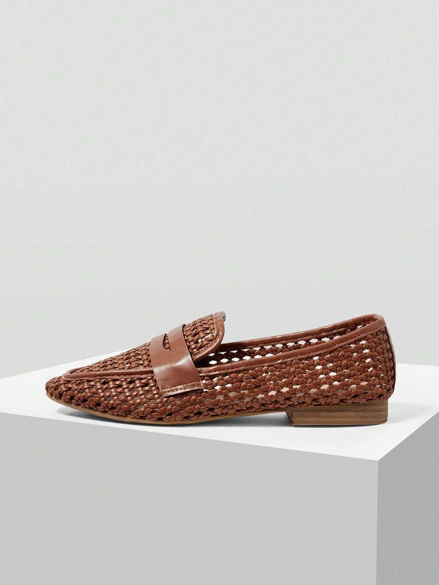 MOTF BUCKLE SIMPLE AND GENEROUS FASHION VERSATILE LEISURE WORKPLACE COMMUTE EMPTY WOMEN FLAT SHOES - Brown. - View 2