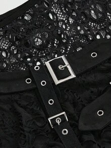 ROMWE Atasan Crop Top Robek Bergaya Gothic Punk Asimetris Motif Bunga Jala Patchwork untuk Wanita Ukuran Plus - Hitam - View 4