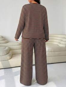 Solflare 大尺碼女款圓領條紋長袖上衣與長褲休閒日常兩件套 秋季 - 咖啡棕 - 查看 3
