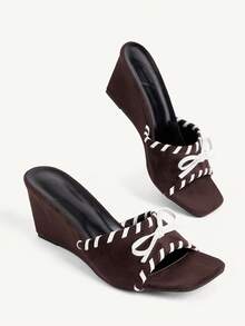 CUCCOO CHICEST Zapatos de mujer con contraste de color, borde fino, punta cuadrada, tacón inclinado, versátiles para ir al trabajo, de ante marrón, sandalias de plataforma con tacón inclinado para citas, actividades al aire libre y vacaciones - Marrón - Ver 4
