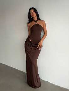 SHEIN Glamour Setelan Dua Potong: Bodysuit Model Halter Silang dengan Cincin Logam dan Rok Maxi Lurus dengan Detail Kerut di Pinggang, Pakaian Pesta Malam Wanita - Coffee Brown - View 4