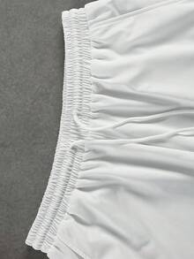 STYNVO 男士白色夏季街頭風約會夜穿著 2 件套：圓領短袖 T 恤 + 抽繩鬆緊腰短褲 - 白色 - 查看 6
