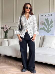 SHEIN EZwear 休閒極簡復古經典黑白波點印花女款修身長袖襯衫，前襟鈕扣設計，後腰繫帶，適合秋冬穿著 - 彩色 - 查看 6