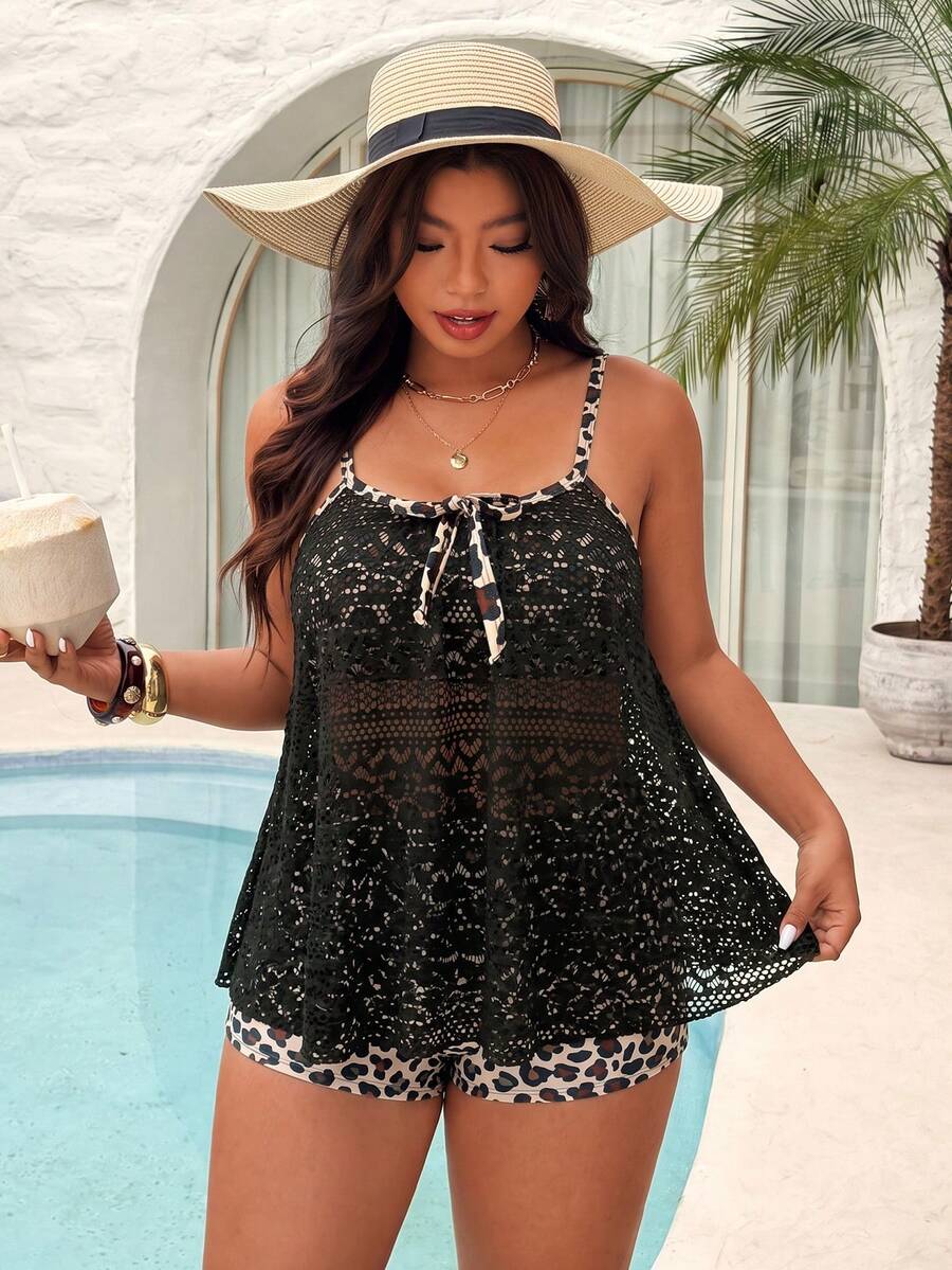SHEIN Swim 新款女款大尺碼多色印花細肩帶上衣修身顯瘦下擺平口提臀兩件式度假休閒泳裝套裝 - 黑色 - 查看 1