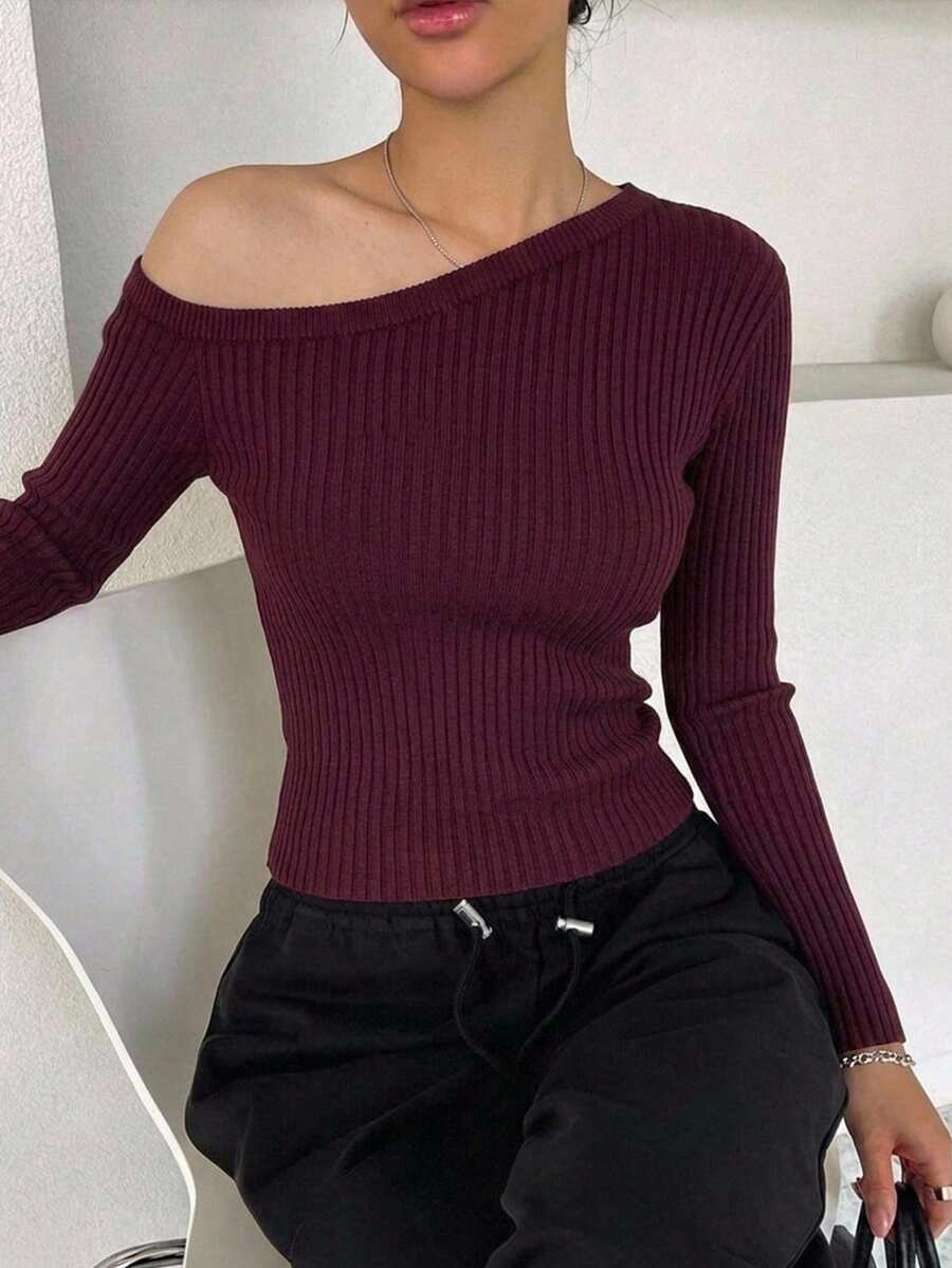 DAZY 女款素色不對稱肩修身長袖套頭毛衣 - 酒紅色 - 查看 1