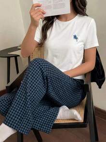 青少年女孩藍色馬匹印花白色短袖上衣與藍黑小格紋長褲休閒兩件式居家服套裝 - 彩色 - 查看 6
