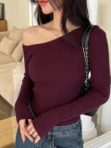 DAZY 女款素色不對稱肩修身長袖套頭毛衣 - 酒紅色 - 查看 2