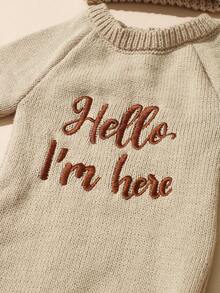 SHEIN 2件組 Hello I'm Here 趣味圖案刺繡新生兒攝影套裝 針織海軍藍連身衣連帽衫 嬰兒拍照道具 秋季 - 卡其色 - 查看 5