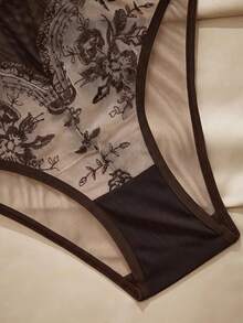 Charlaine 2件組 有鋼圈前扣式 聚攏提拉刺繡網紗拼接 透視露背復古浪漫女款內衣套裝 - 咖啡棕 - 查看 4