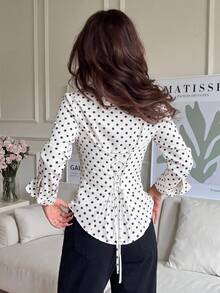SHEIN EZwear 休閒極簡復古經典黑白波點印花女款修身長袖襯衫，前襟鈕扣設計，後腰繫帶，適合秋冬穿著 - 彩色 - 查看 2