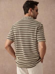 Manfinity Homme Men's Plus-Size Knitted Striped Jacquard Short-Sleeve Shirt, Brown And Beige, For Vacation, Holidays, Vintage British Gentleman Style Casual Shirt - Multicolor - View 2