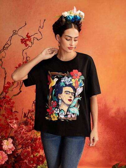 Glamance Frida Kahlo X SHEIN Floral Print Black Short Sleeve Loose Fit T-Shirt Top, Elegant Mature Casual Sexy For Outings, Work, Office, Daily Wear, Gatherings, Parties, Birthdays, Vacations, Middle East Travel, Beach, Swimwear, Bohemian Style, Day Of The Dead, Halloween, Back To School, Independence Day, Our Lady Of Guadalupe Festival, Summer