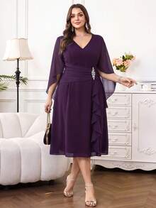 Reflora Plus Size Women Solid Color V-Neck Bell Sleeve Waist Rhinestone Decor Elegant Dress - Purple - View 1