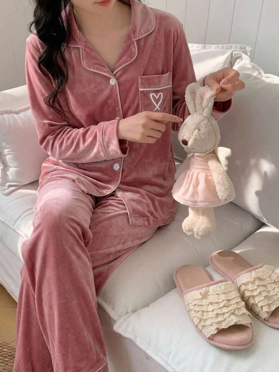 SHEIN 2 件套女童睡衣套装，粉色韩版羊毛心形刺绣开衫和长裤睡衣 - 粉色 - 查看 1