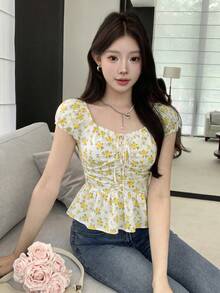 K-Vae 女款春夏休閒韓風小碎花抓皺腰花瓣袖通勤百搭溫柔短袖襯衫 - 黃色 - 查看 4