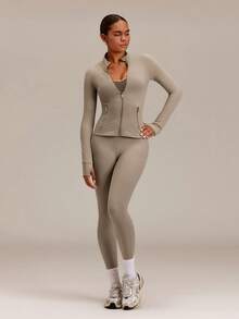 GLOWMODE FeatherFit™ Slim-It Streamline Performance Chaqueta de Manga Larga con Cremallera y Bolsillos Seguros para Yoga de Bajo Impacto, Pilates y Uso Diario en Primavera y Verano - Caqui - Ver 8
