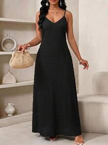 SHEIN Lady Gaun Ukuran Besar dengan Kain Bertekstur Hitam - Hitam - View 3