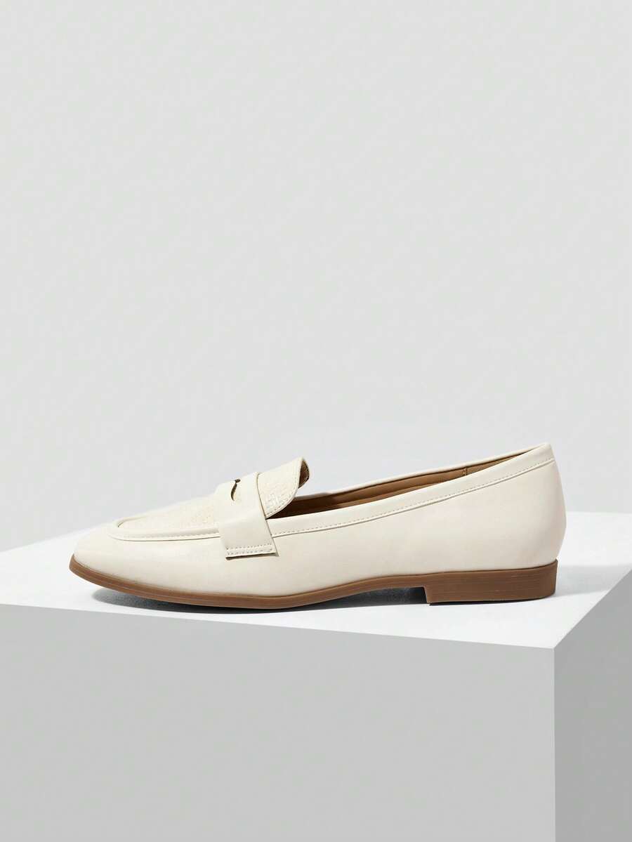 MOTF PREMIUM LADIES COMFORTABLE CASUAL VERSATILE FLATS - Soft white - View 2