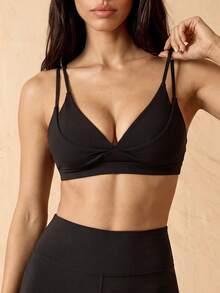 Silquee Women's Solid Color Minimalist Everyday Sports Bra - Black - View 5