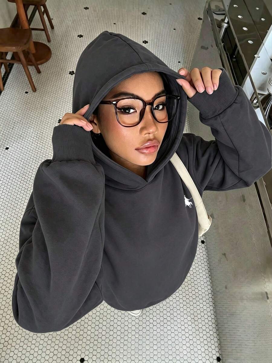 SHEIN 青少年女孩刺繡寬鬆衛衣,舒適厚實柔軟保暖連帽秋季上衣,開學季穿搭 - 深灰色 - 查看 1