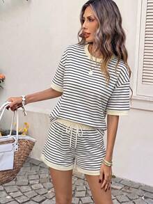 SHEIN LUNE Setelan 2 Potong Kaos dan Celana Pendek Bergaris Kasual Wanita, Pakaian Bergaris, Pakaian Musim Panas, Streetwear, Cocok untuk Perjalanan Sehari-hari, Kencan, Pesta, Musim Gugur/Dingin, Musim Panas, Pesta, Pernikahan, Pantai, Upacara Wisuda, Elegan, Kasual, Jalan-jalan, Y2K, Pakaian Festival Musik, Pakaian Liburan, Pakaian Kembali ke Sekolah - MultiWarna - View 4