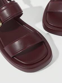 HighSole صنادل نسائية مزدوجة مفتوحة الأصابع بمقدمة مربعة وكعب مسطح ومنصة، بسيطة وكاجوال، مناسبة للتنقل والتسوق والعطلات - عنابي اللون - مشاهدة 2