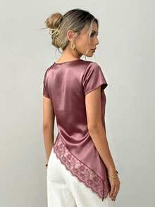 SHEIN Elegante Damen-Bluse aus Satin in Schwarz mit Spitze, asymmetrischem Saum und Rundhalsausschnitt, lässig für den Alltag und Pendler, schwarzes Top, schwarzes Hemd, Spitzenhemd, lässiges Damenhemd, elegantes Damenhemd, Damen-Spitzentop, Damen-Arbeitskleidung, Damen-Pendleroutfit, Social Top/Arbeits-Top, formelles Hemd, Damen-Social Top/formelles Top, lässiges Damen-Top, elegantes Damen-Top, Damen-Strandoutfit, Sommer-Top, Pendler-Bluse, Pendler-Hemd - Korallenrosa - Übersicht 2