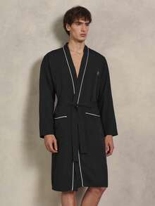 EverLounge Bata con cinturón, parche con letra y ribete de contraste para hombres, otoño e invierno - Negro - Ver 1