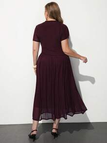 Maija Plus Size Women's Solid Color Short Sleeve Pleated Hem Elegant Dress - Red Violet - View 3