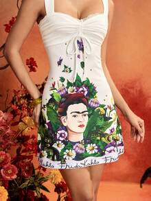 Glamance Frida Kahlo X SHEIN 白色花卉字母印花細肩帶蕾絲拼接抽繩修身高彈短洋裝，優雅可愛休閒性感，適合外出、工作、辦公室、日常、派對、生日、度假、中東旅行、海灘、泳裝、夜生活、波希米亞風、返校、夏季 - 白色 - 查看 5