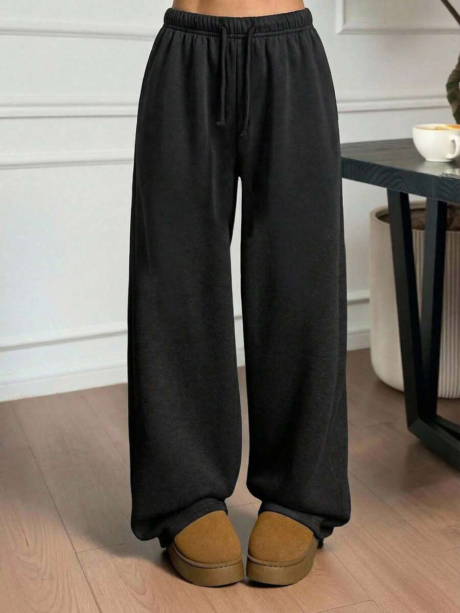 SHEIN Celana Panjang Olahraga Lurus Longgar dengan Tali Serut, Bahan Beludru Tebal, Bahan Plus untuk Musim Gugur dan Musim Dingin, Motif Bunga Abu-abu, Celana Olahraga Kasual untuk Sehari-hari - Hitam - View 1