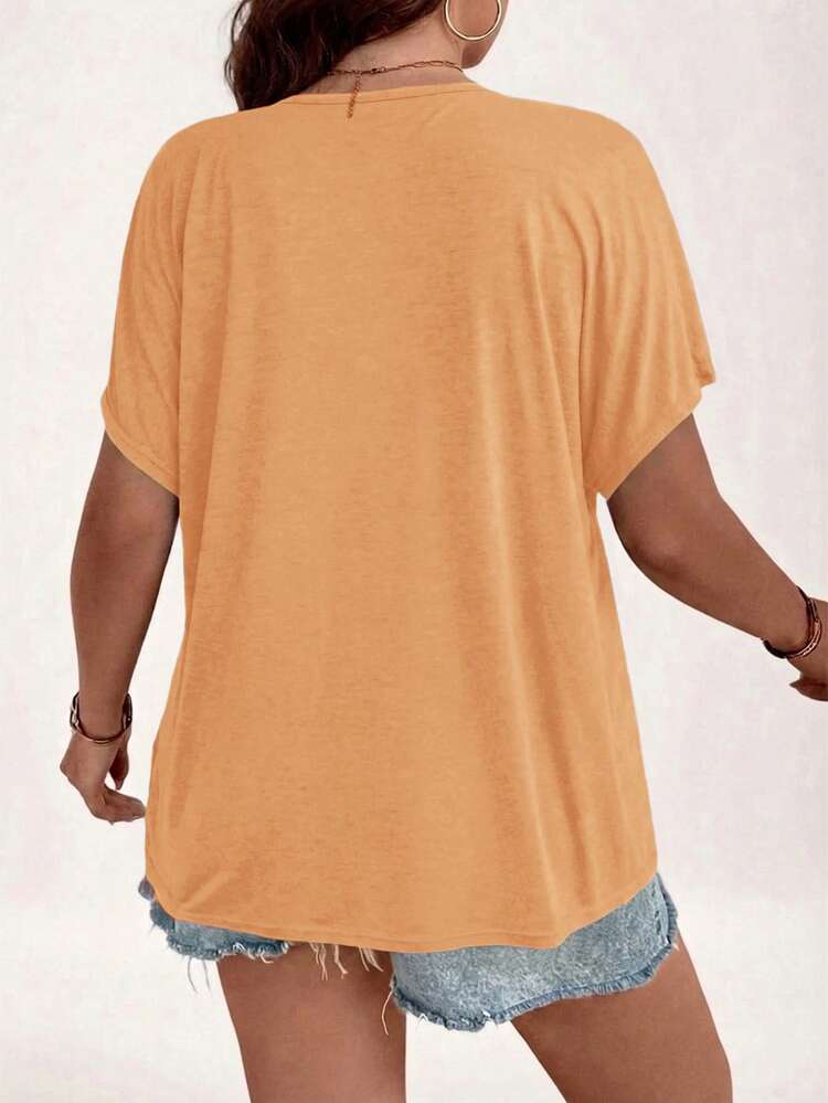 SHEIN LUNE Kaos Kasual Lengan Pendek Leher V Motif Renda Patchwork Warna Polos untuk Wanita Ukuran Besar - Jeruk - View 2