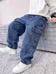SHEIN Genkimix Kids 男童淺藍色丹寧工裝褲，冬季休閒日常穿著，彈性腰頭附可調抽繩，大口袋，寬鬆直筒版型 - 中等水洗藍 - 查看 2