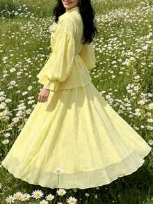 Modelyn 優雅鄉村風 Cottagecore 淺黃色 3D 花朵繫腰燈籠袖上衣 彈性腰寬鬆裙 2件套，女款野餐度假夏季穿搭 - 黃色 - 查看 6