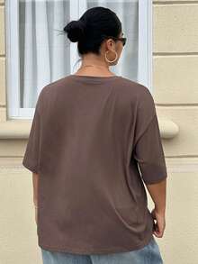 Livesso Curve 宽松字母印花圆领休闲加大码棕色T恤，女士，春夏款 - 棕色 - 查看 8
