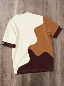 Daypath Kaos Kasual Pria dengan Cetakan Warna Kontras, untuk Liburan - MultiWarna - View 2